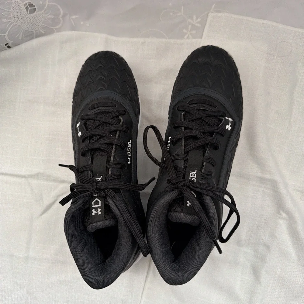 Turf Baseball Soccer lightweight Under Armour 3027446-001 Leadoff Mid 3.0 M7 W8.